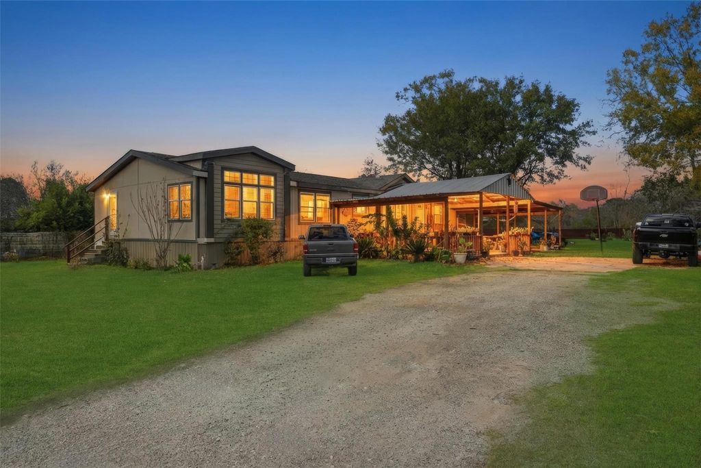 1017 Woodland Street, Channelview, TX 77530