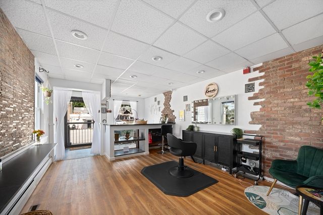 15 Thomas St, North Providence, RI 02911