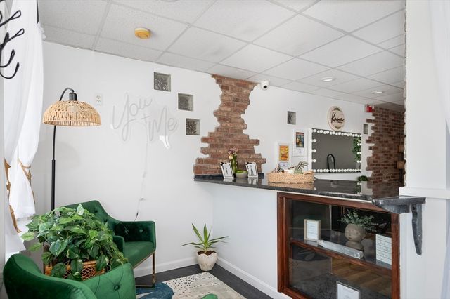 15 Thomas St, North Providence, RI 02911