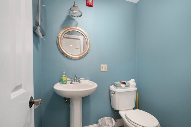 15 Thomas St, North Providence, RI 02911