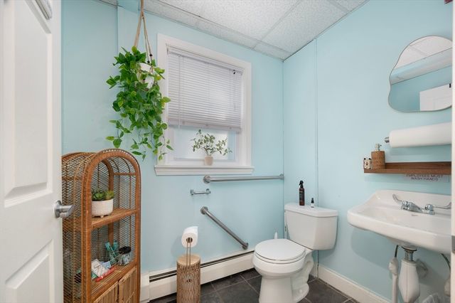 15 Thomas St, North Providence, RI 02911