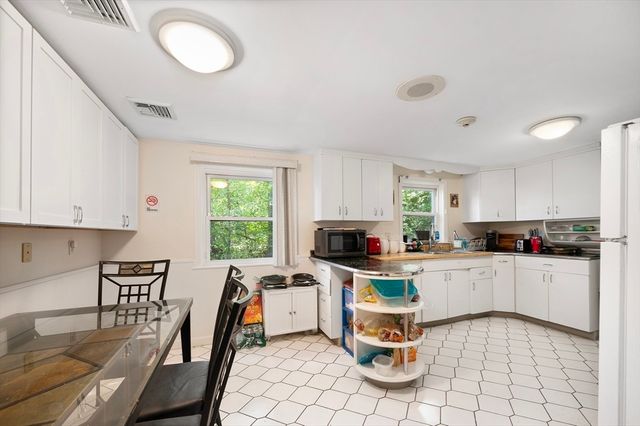 15 Thomas St, North Providence, RI 02911