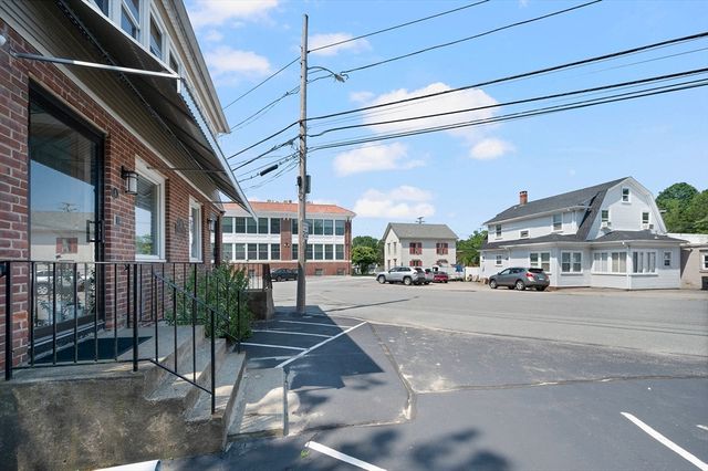 15 Thomas St, North Providence, RI 02911