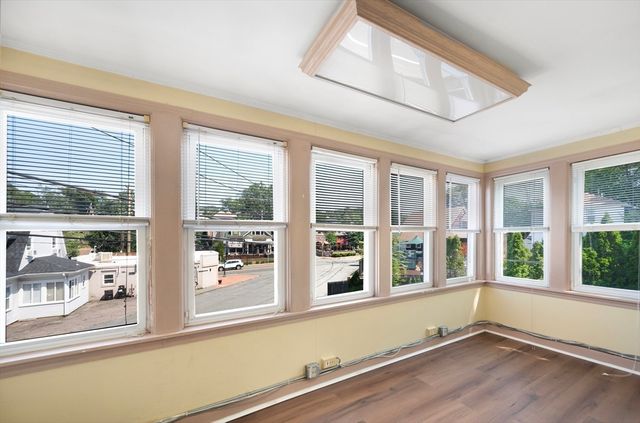 15 Thomas St, North Providence, RI 02911