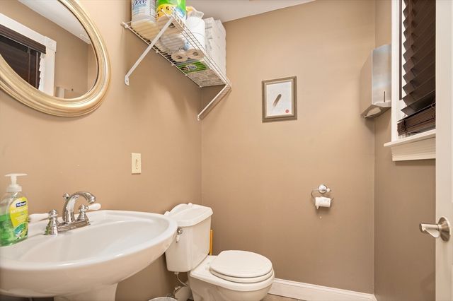 15 Thomas St, North Providence, RI 02911