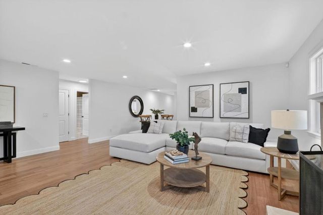 1109 Empey Way, San Jose, CA 95128