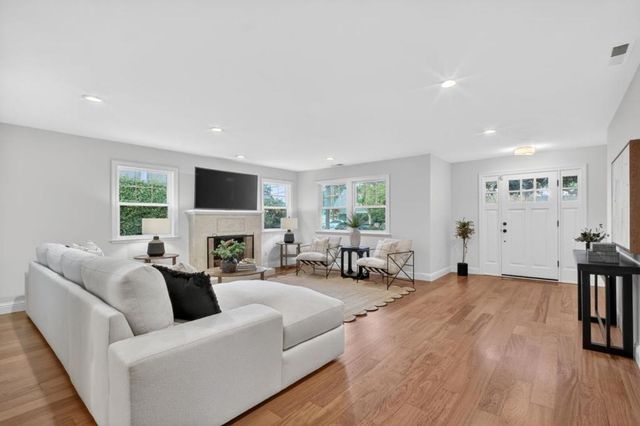 1109 Empey Way, San Jose, CA 95128