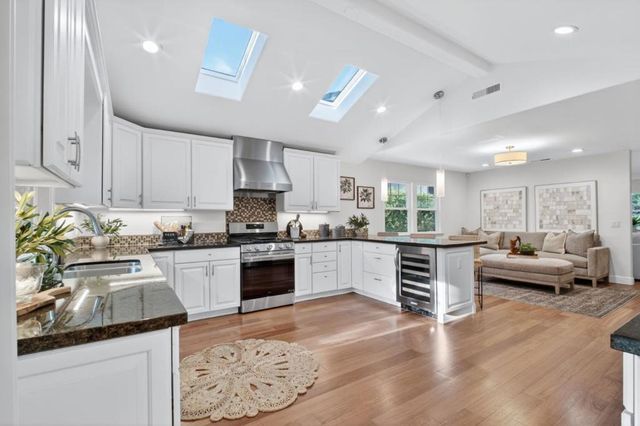 1109 Empey Way, San Jose, CA 95128