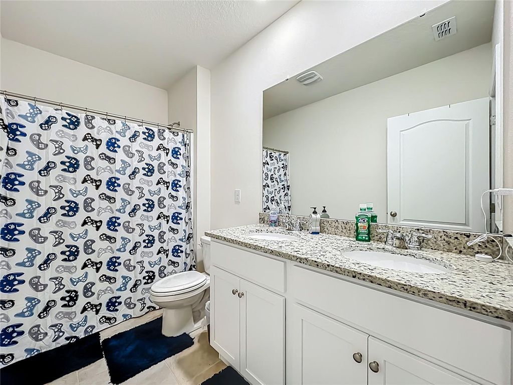 Image 15 of property listing at 3196 BLUE CRAB DRIVE, Tavares, FL 32778