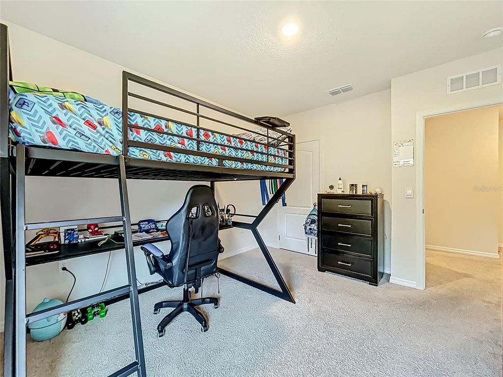 Image 18 of property listing at 3196 BLUE CRAB DRIVE, Tavares, FL 32778