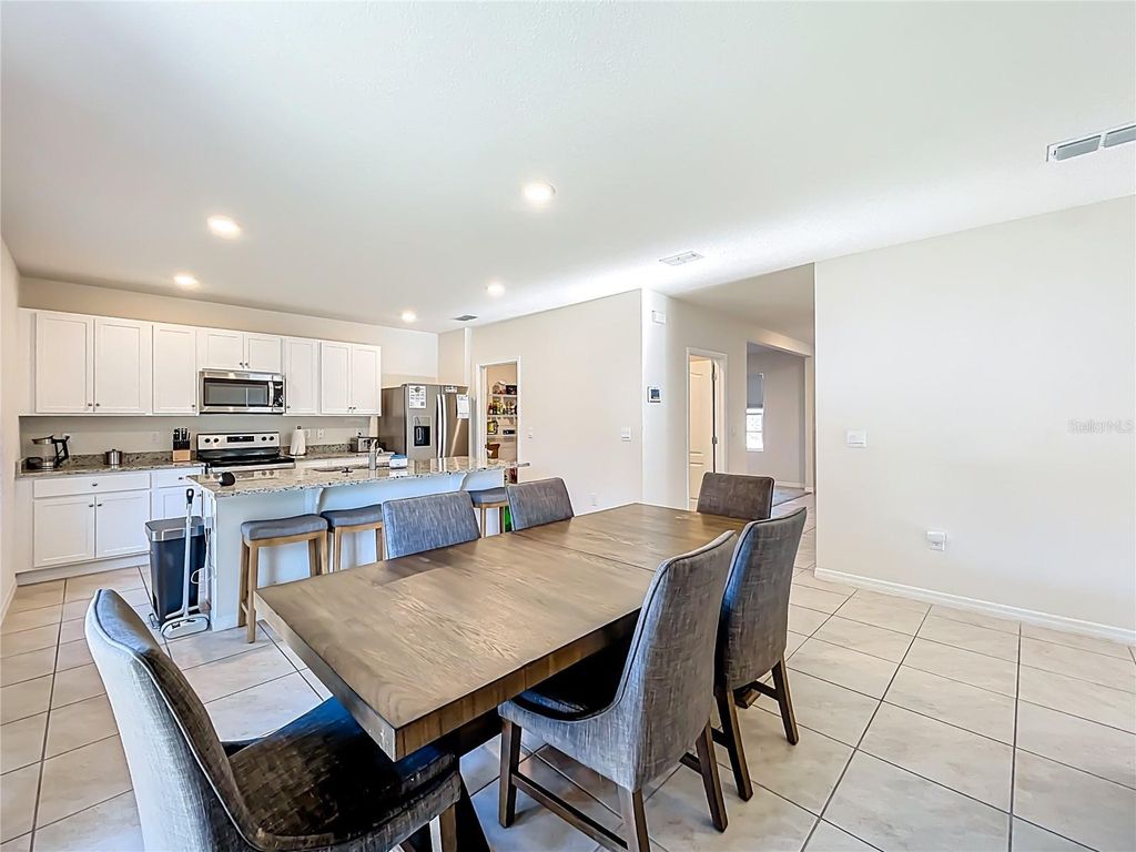 Image 7 of property listing at 3196 BLUE CRAB DRIVE, Tavares, FL 32778