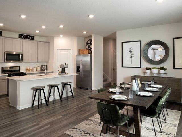 749 Sue Peaks LOOP, Dripping Springs, TX 78620