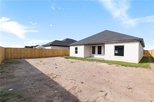 2105 Zinnia Street, Weslaco, TX 78596