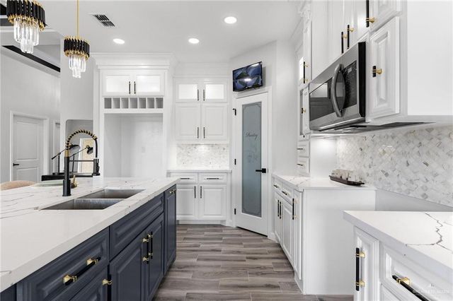 2105 Zinnia Street, Weslaco, TX 78596