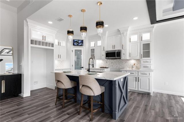 2105 Zinnia Street, Weslaco, TX 78596