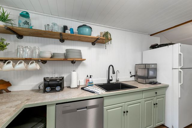 48 South Way, Tamworth, NH 03886