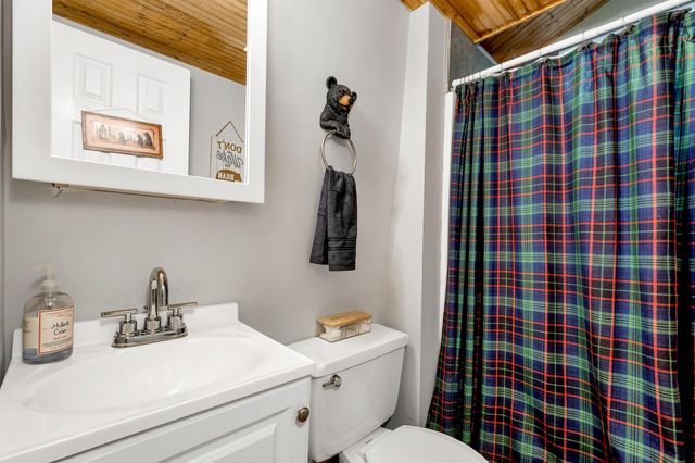 48 South Way, Tamworth, NH 03886