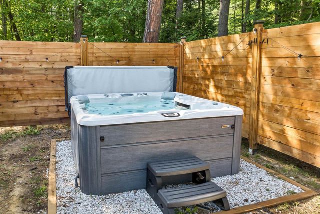 48 South Way, Tamworth, NH 03886