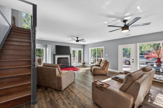 2715 Green Oaks Boulevard, Arlington, TX 76017