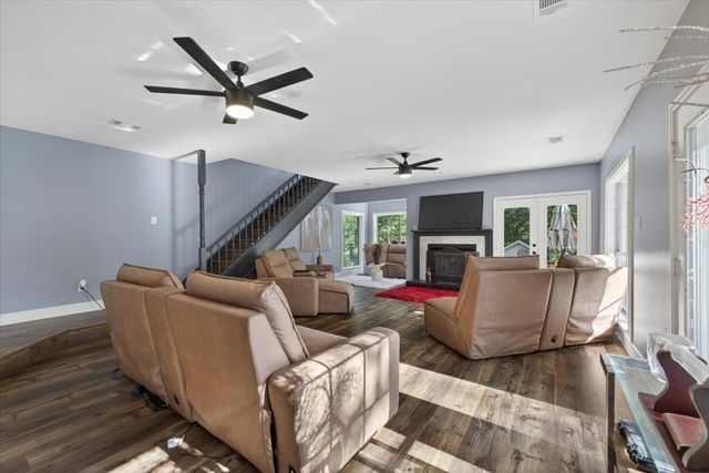 2715 Green Oaks Boulevard, Arlington, TX 76017