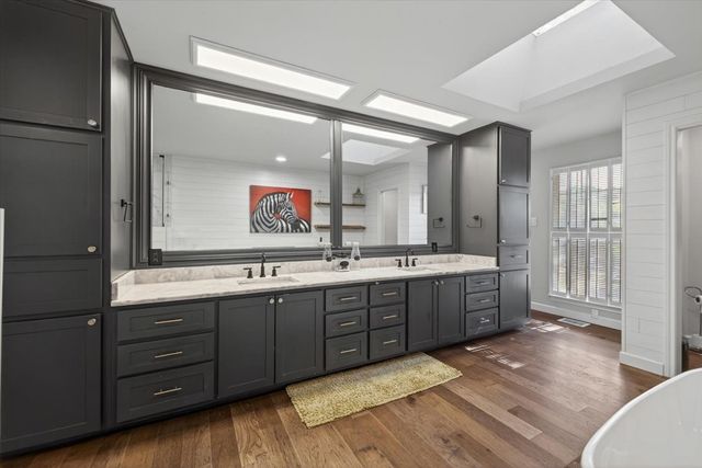 2715 Green Oaks Boulevard, Arlington, TX 76017