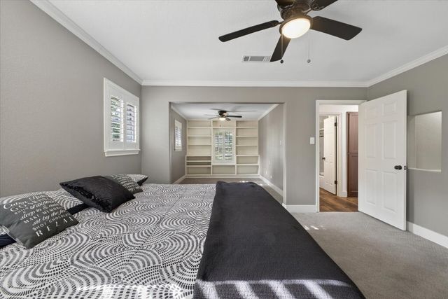 2715 Green Oaks Boulevard, Arlington, TX 76017