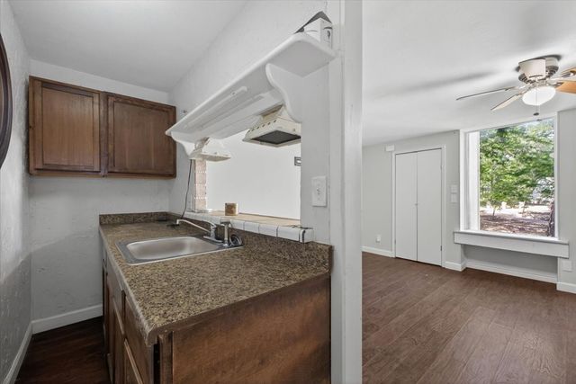 2715 Green Oaks Boulevard, Arlington, TX 76017