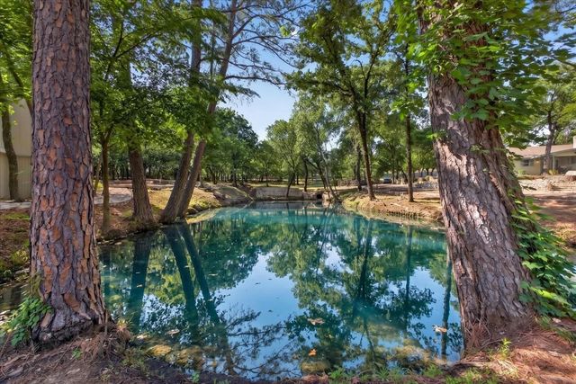2715 Green Oaks Boulevard, Arlington, TX 76017
