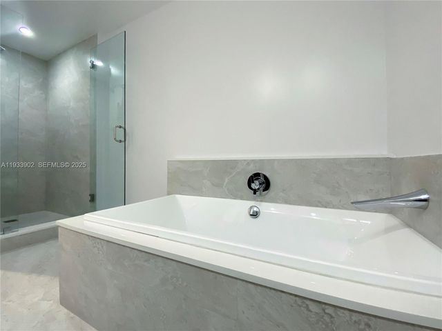 488 NE 18TH ST 2610, Miami, FL 33132