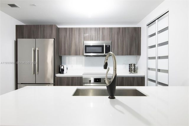 488 NE 18TH ST 2610, Miami, FL 33132