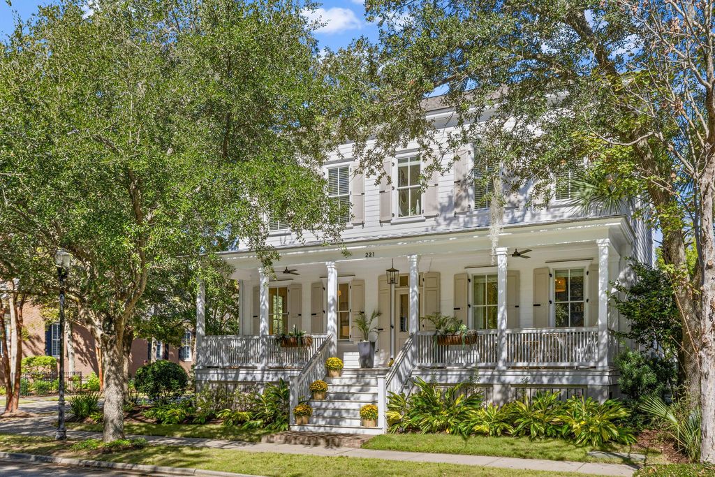 221 Delahow Street, Daniel Island, SC 29492