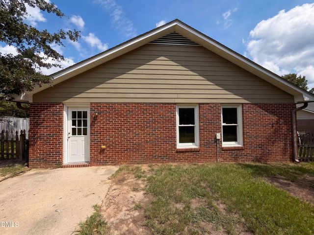1710 Winnabow Drive, Fayetteville, NC 28304