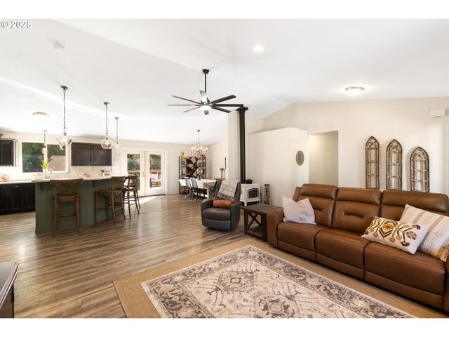 1128 SPRINGBOARD Dr, Vernonia, OR 97064