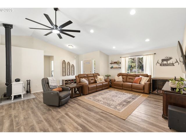 1128 SPRINGBOARD Dr, Vernonia, OR 97064