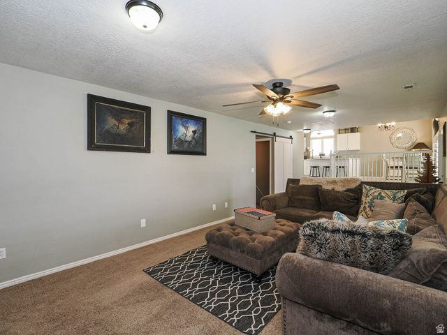 7335 S QUARTZ HILL DR, West Jordan, UT 84081