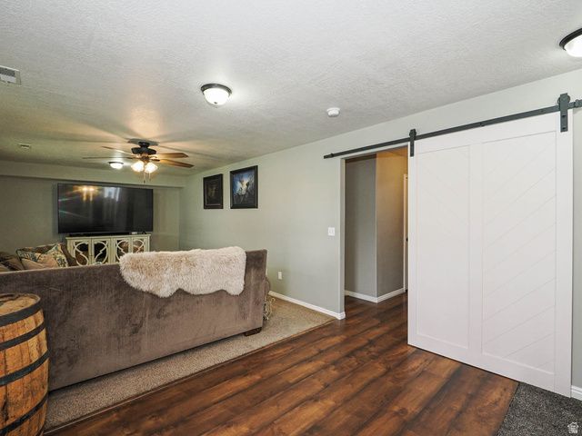 7335 S QUARTZ HILL DR, West Jordan, UT 84081