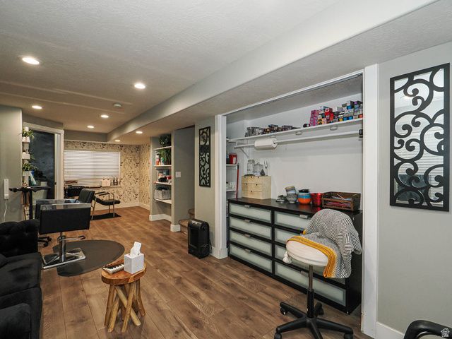 7335 S QUARTZ HILL DR, West Jordan, UT 84081