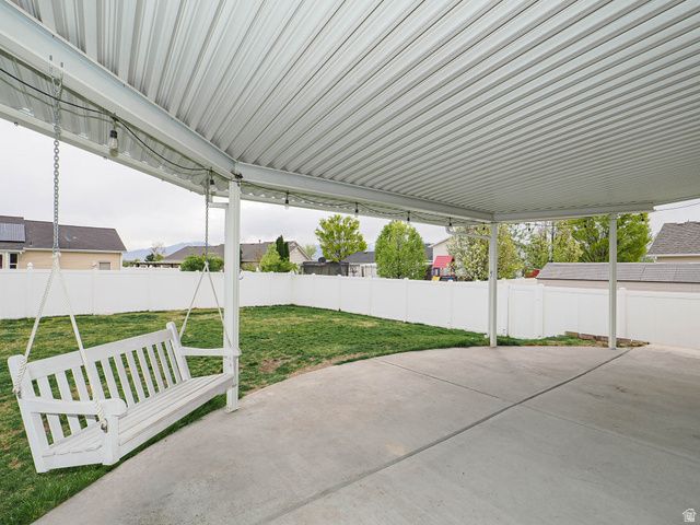 7335 S QUARTZ HILL DR, West Jordan, UT 84081