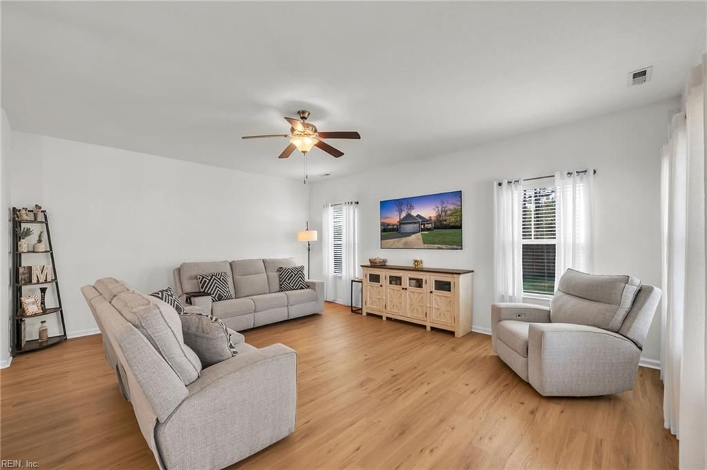 103 S Heritage Tree MNR, Moyock, NC 27958