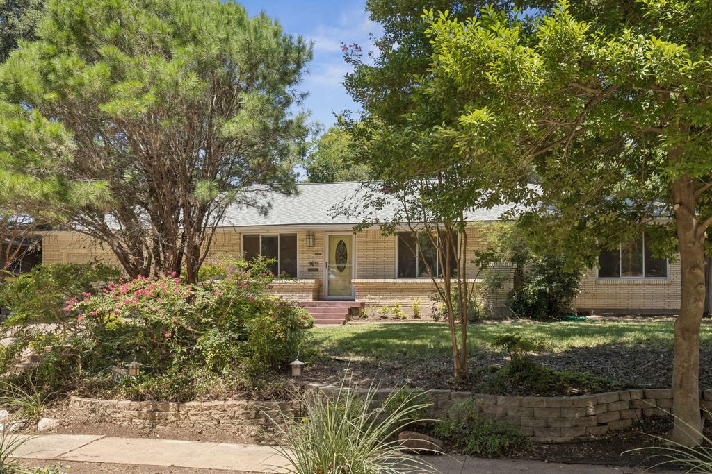 1611 Driftwood Drive, Dallas, TX 75224
