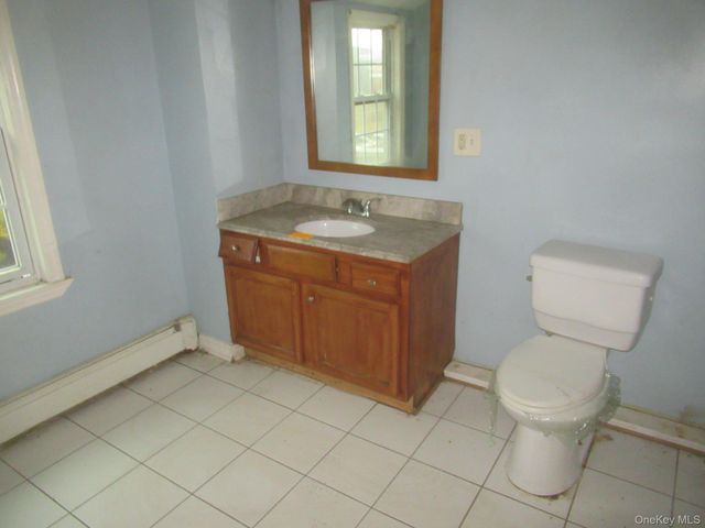 35 Carpenter Avenue, Newburgh, NY 12550