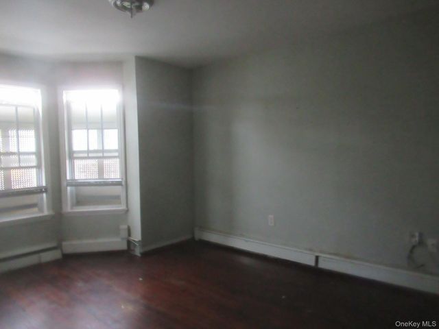 35 Carpenter Avenue, Newburgh, NY 12550