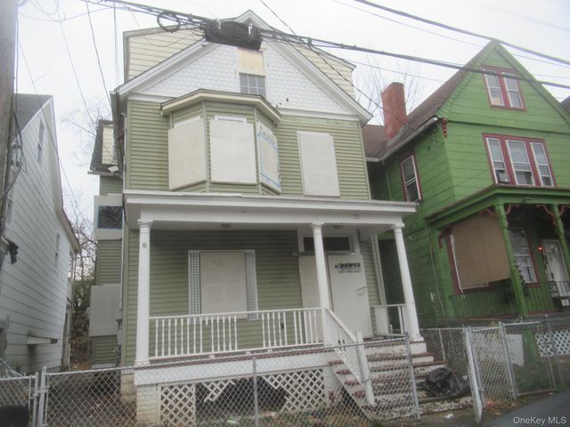 35 Carpenter Avenue, Newburgh, NY 12550