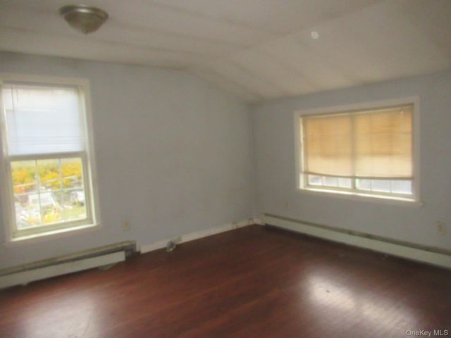 35 Carpenter Avenue, Newburgh, NY 12550