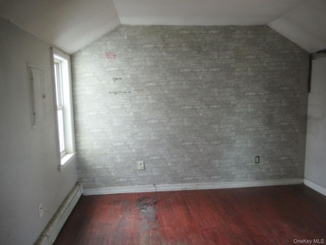 35 Carpenter Avenue, Newburgh, NY 12550