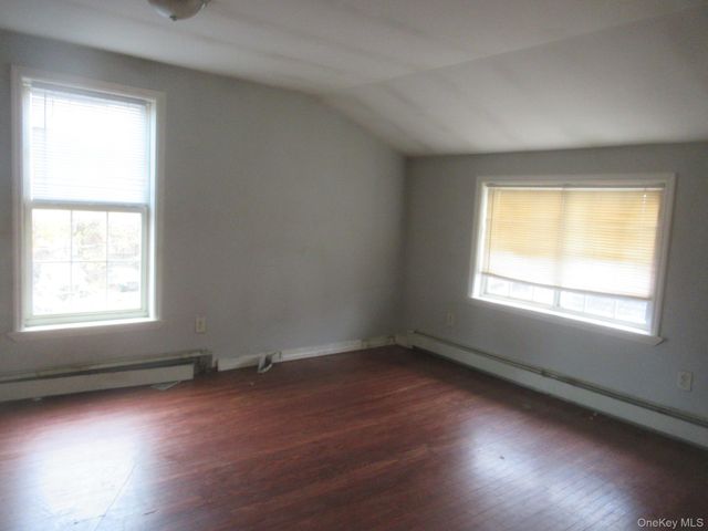 35 Carpenter Avenue, Newburgh, NY 12550