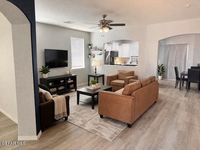 5525 JIM CASTANEDA Drive, El Paso, TX 79934