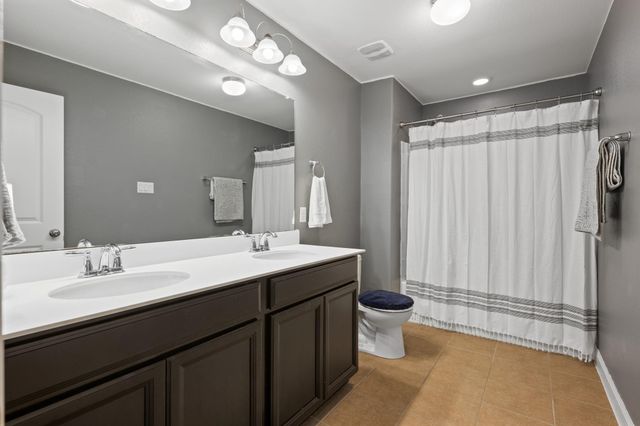 214 Cyril DR, Hutto, TX 78634