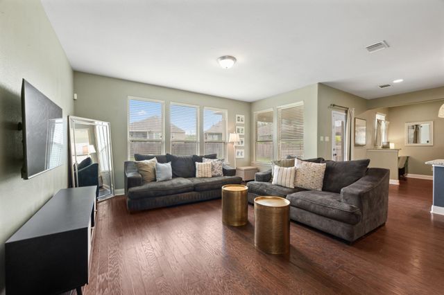214 Cyril DR, Hutto, TX 78634