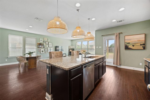 214 Cyril DR, Hutto, TX 78634